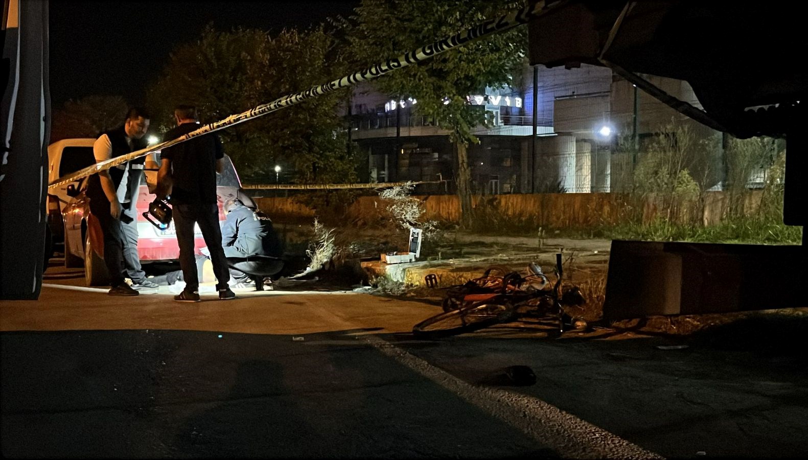 otomobilin carptigi bisikletin surucusu oldu e9AjtGjj