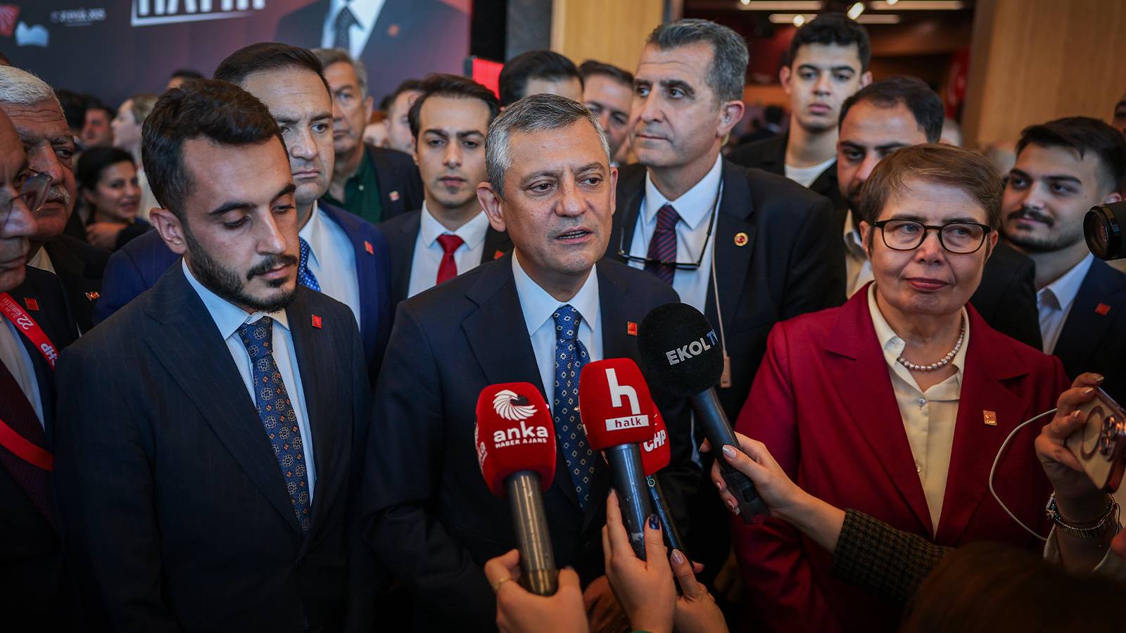 ozelden bayrampasa secimi degerlendirmesi kazanamadiklarini siyasi yan kesicilikle ele gecirmeye alisanlar irade gaspi diyor edep yahu qbbMPgfR