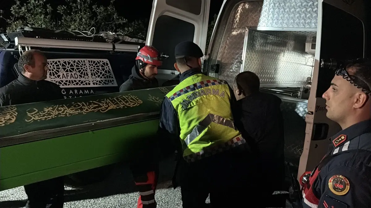 sivasta feci kaza 4 olu jKdKqwxe