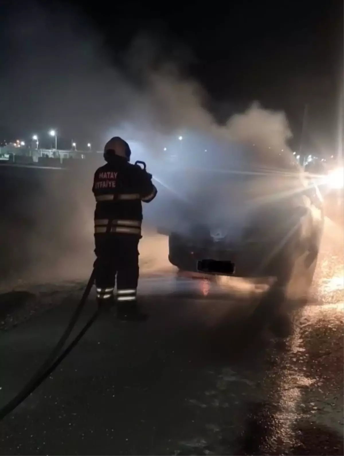 antakyada seyir halindeki otomobilde yangin cikti EK8rsyRW.jpg