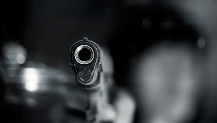 borc tartismasi silahli kavgaya donustu 2 yarali 2 gozalti IPgMsNTW