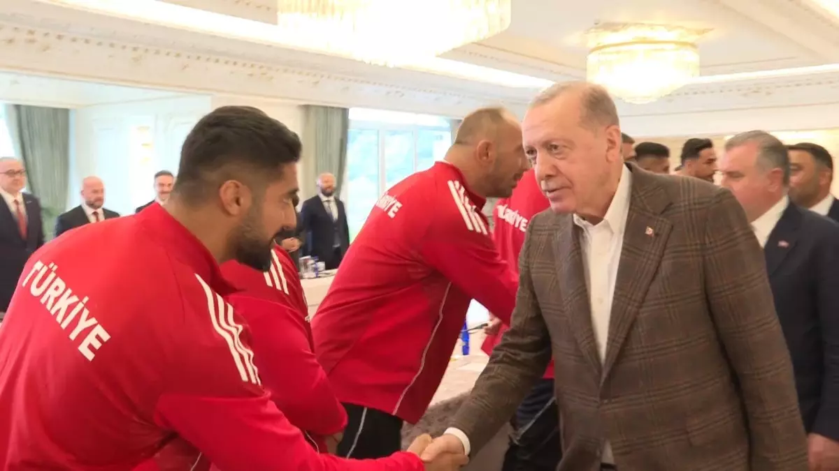 cumhurbaskani erdogan kirkpinar yagli guresleri sampiyonlarini kabul etti lMTPqyzW