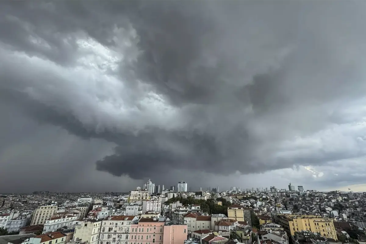 istanbullular bu saatlere dikkat baroklinik soguk cephe geliyor DqHlXxcG.jpg