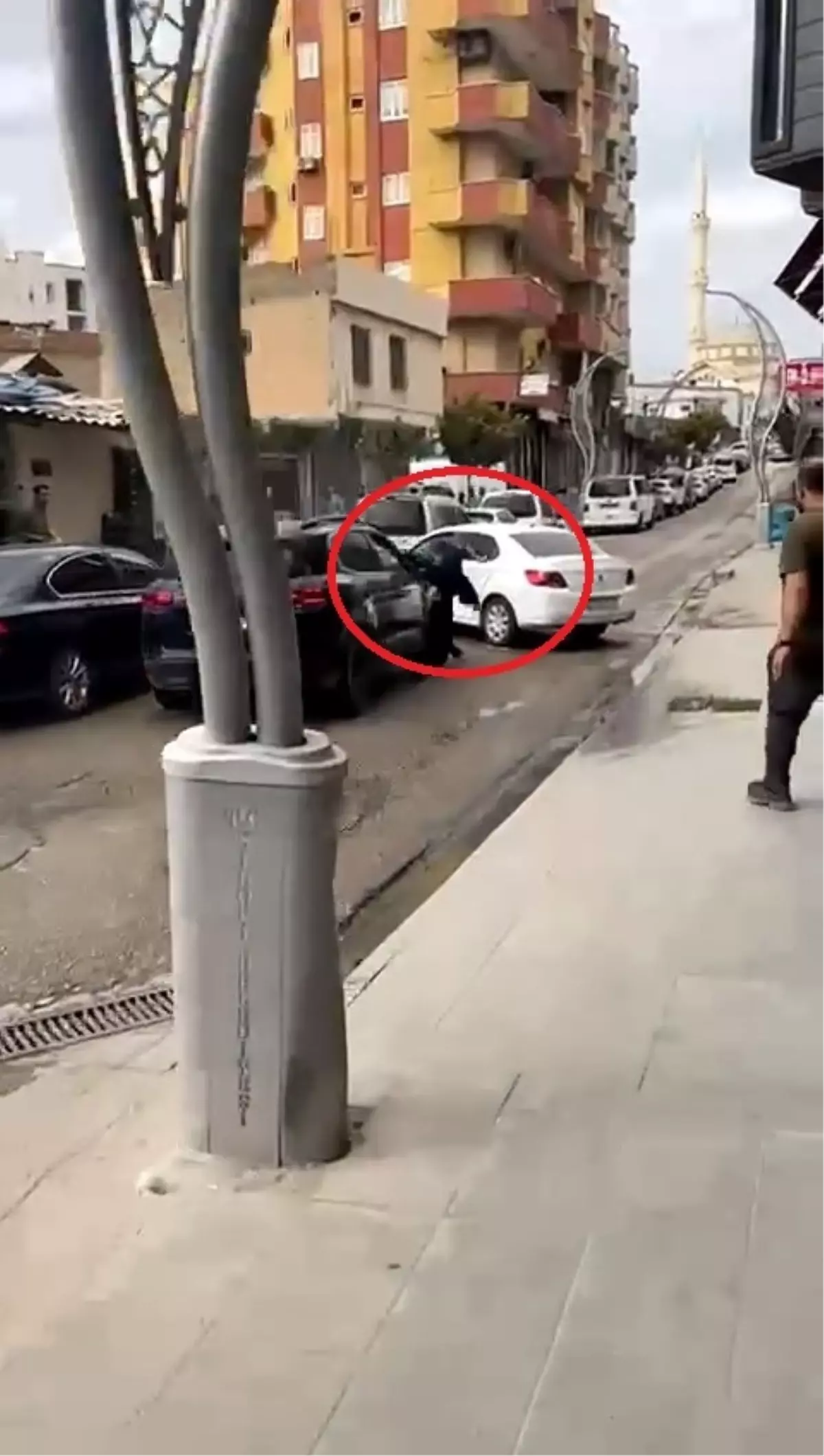 tartisma kanli bitti cip surucusu ayaklarini ezdi Z2e2XkOj.jpg