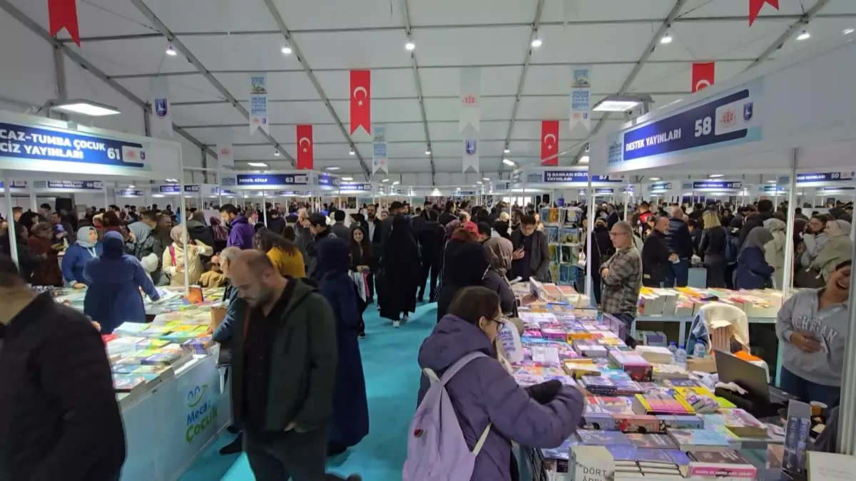 uskudar kitap fuarinda kitap okuma aliskanligina vurgu C2COqwcg