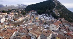 buraya-tasinana-bedava-ev-verilecek-FWsTNQcm