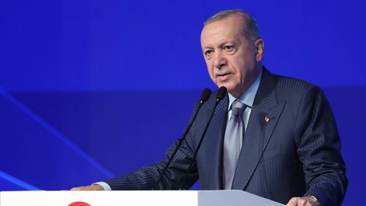 Erdoğan’dan 23 Nisan Mesajı: “Çocukların Gözyaşlarını Silmek İçin Çalışıyoruz”