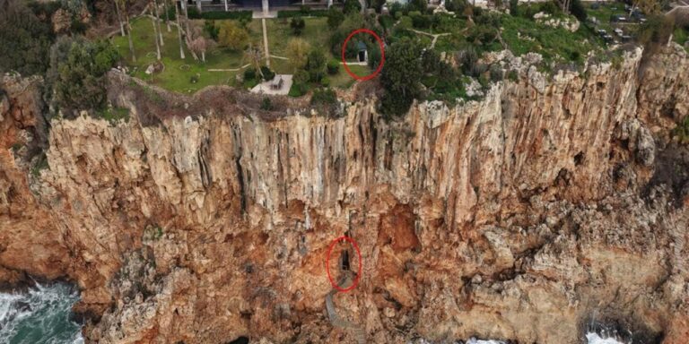 rastgele-dalisla-desifre-oldu-denize-sifir-40-yillik-barakalar-yikiliyor-CrmqkOO5