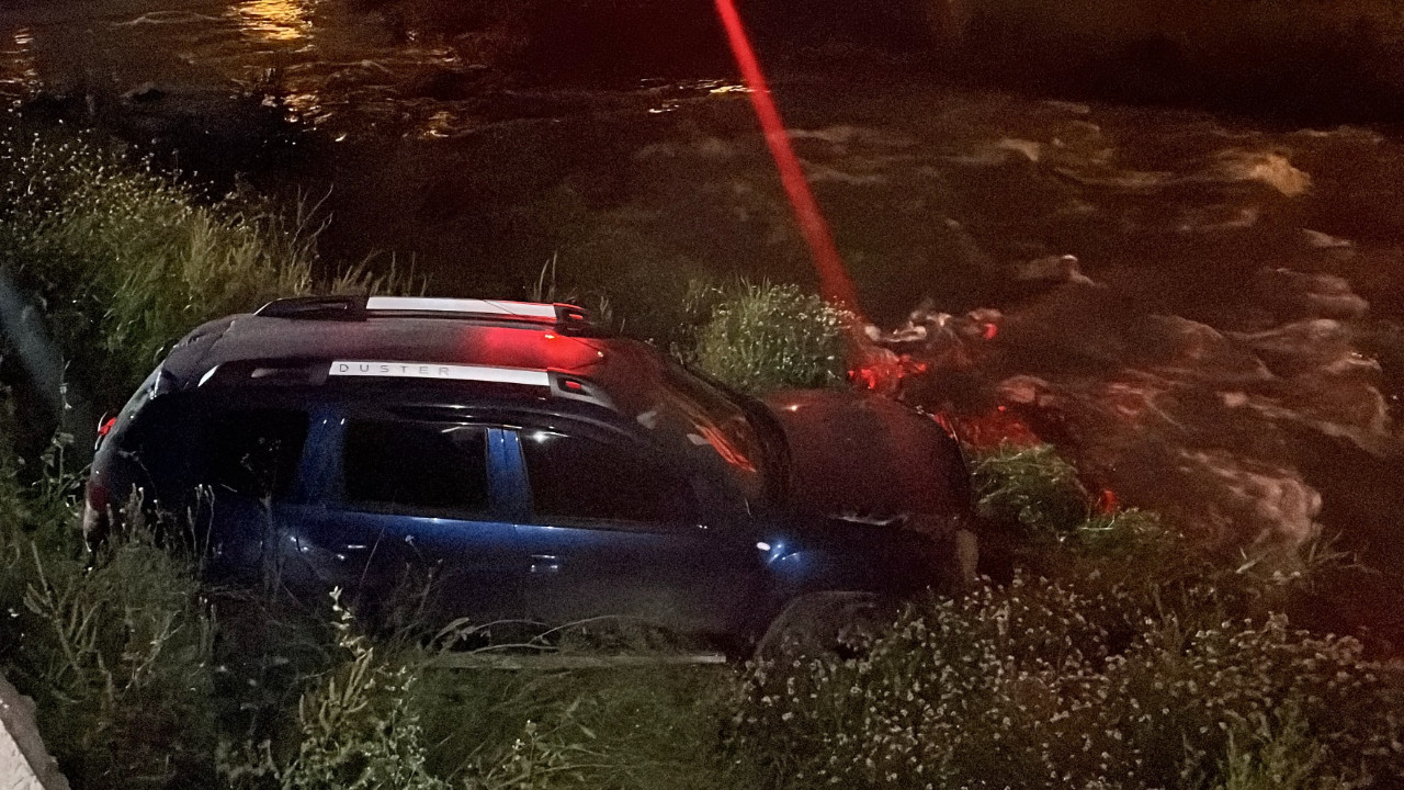Bursa’da Dereye Düşen Araçta Sürücü Kayboldu
