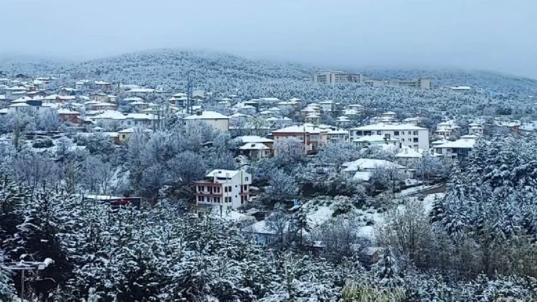 ordu-tokat-ve-yozgat-beyaza-burundu-mayis-ayinda-kar-yagisi-slRkzIja