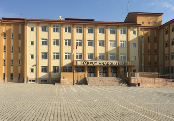 satir-bicak-mermi-lisede-facia-son-anda-onlendi-hctU55mU