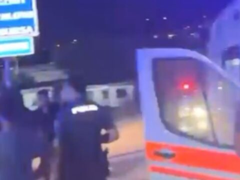 Akraba ailelerin silahli bosanma kavgasi 2 yarali 10 gozalti KWIL1hsy